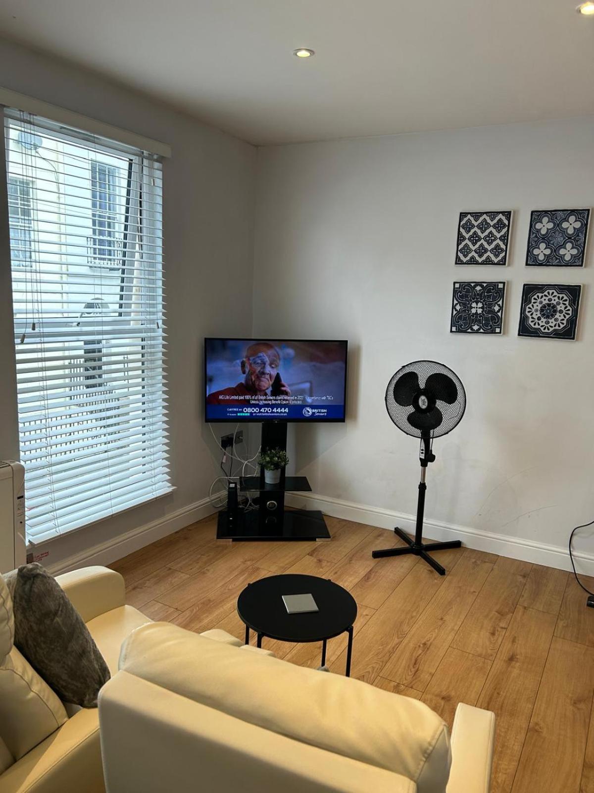 Jaskar Studio 2 Cheltenham Eksteriør billede